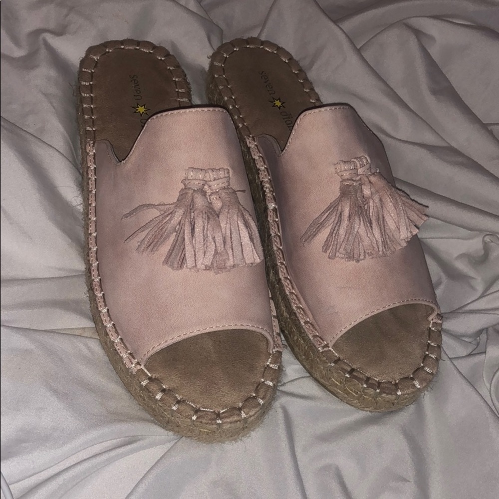 Light pink espadrilles with tassels size 7.5